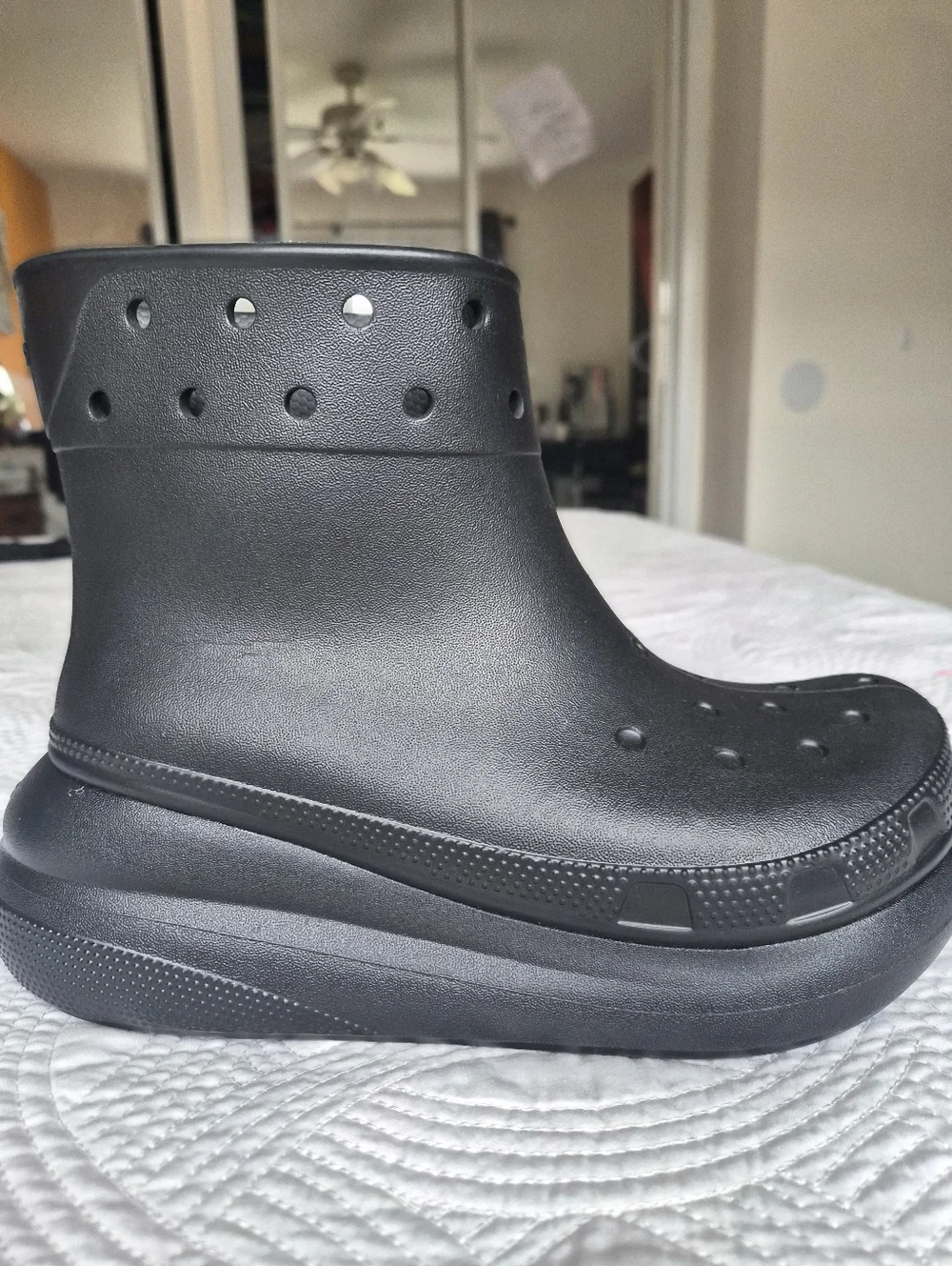 NWT Crocs Crush Boot Black Women 7 Platform